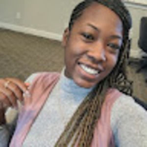 Meet your Posher, Liz